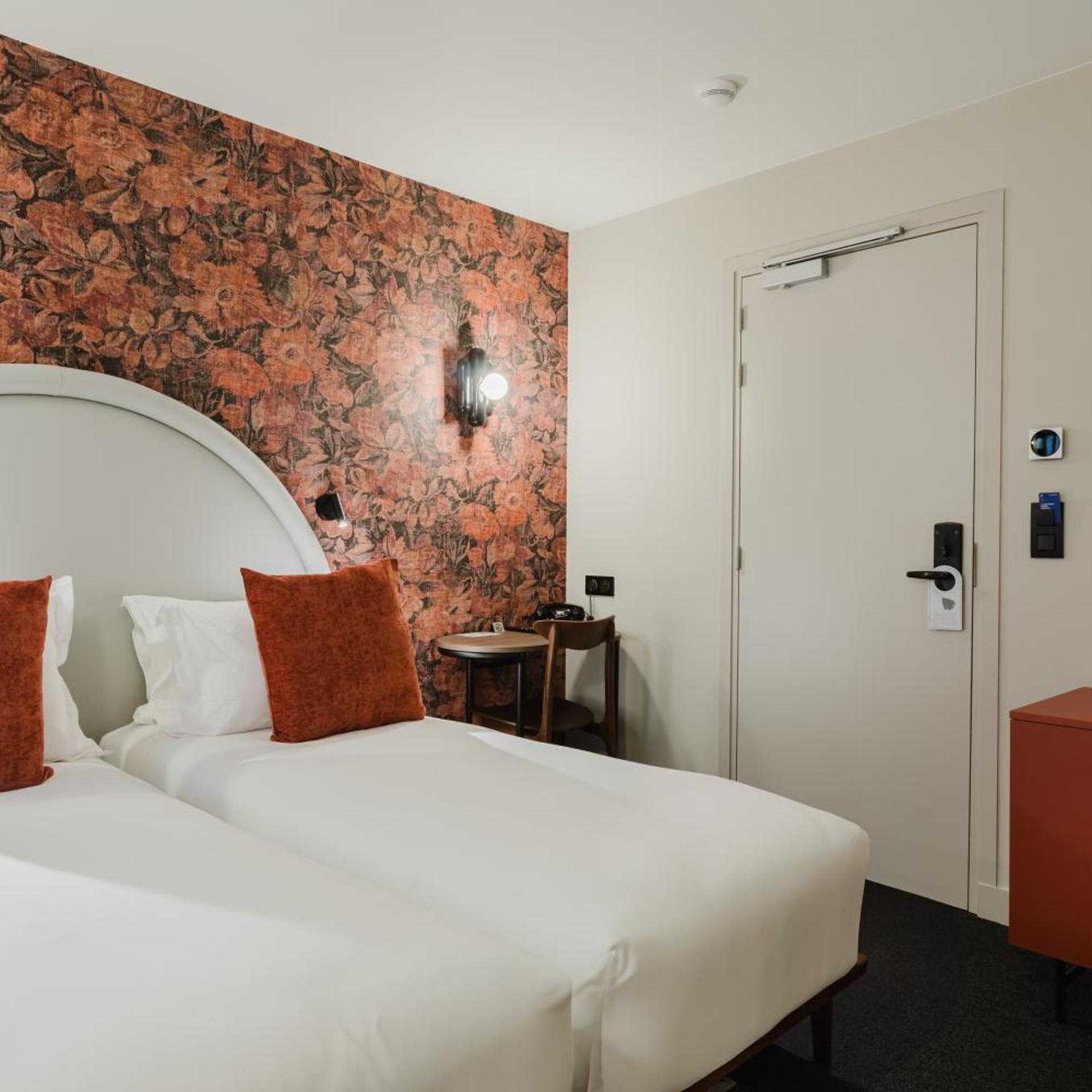 Room, Twin Beds