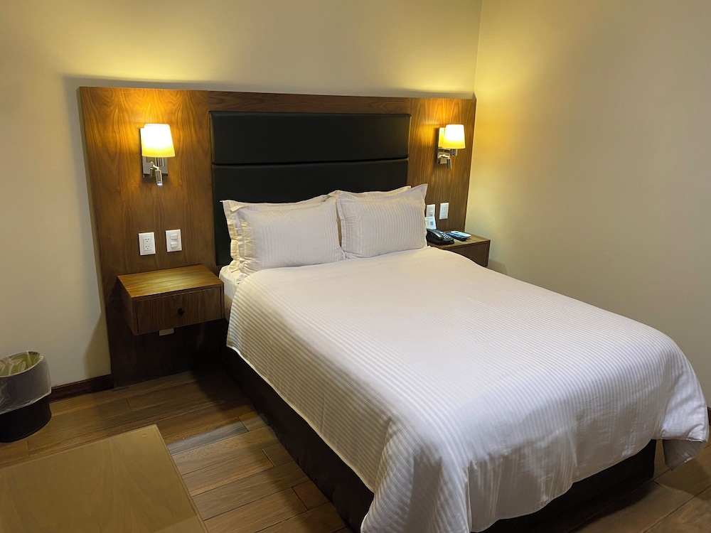 SUITE, DOUBLE BED
