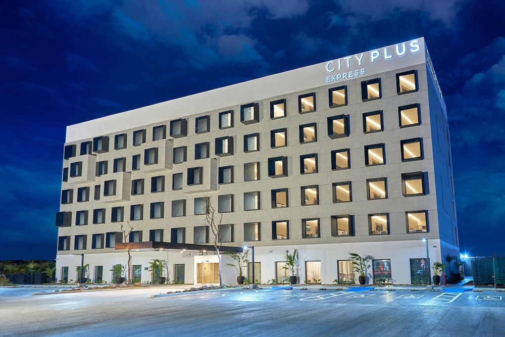 City Express Plus by Marriott Mazatlan 4/64