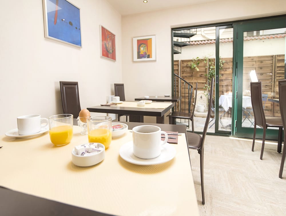 HOTEL PIERRE NICOLE 28/53