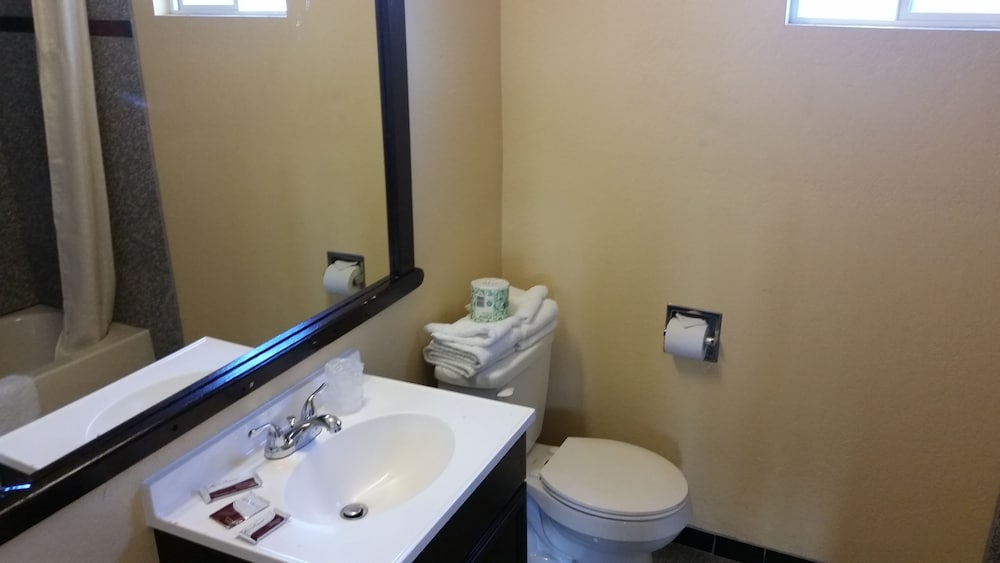 Economy Inn Antioch 8/24