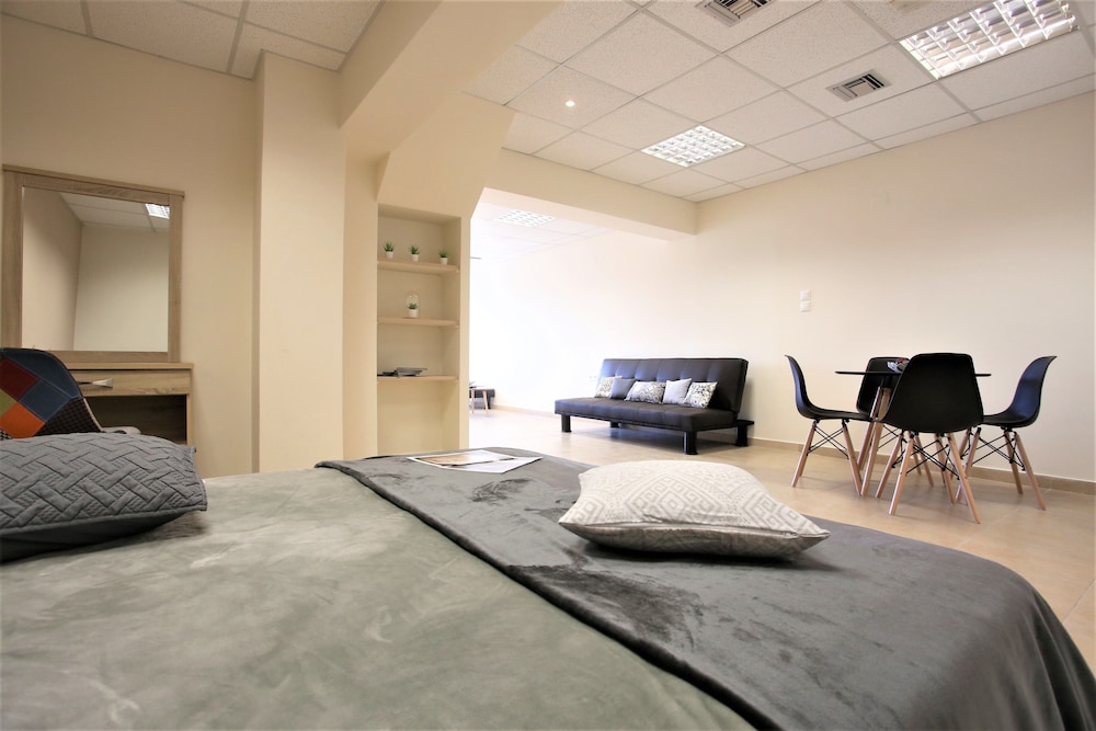 GK Airport Suites 19/49