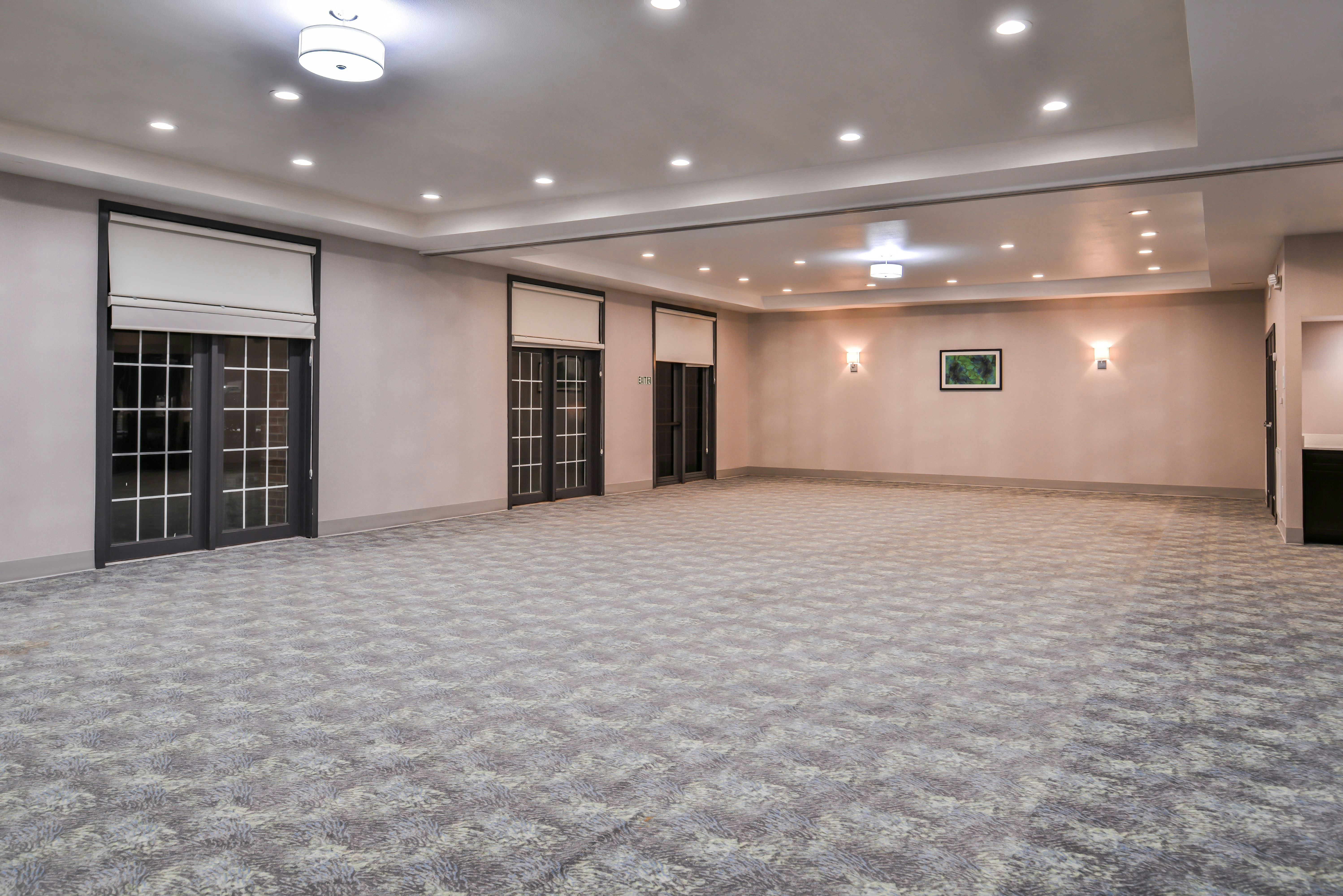 Holiday Inn Express Hotel And Suites Dallas Addison 22/25