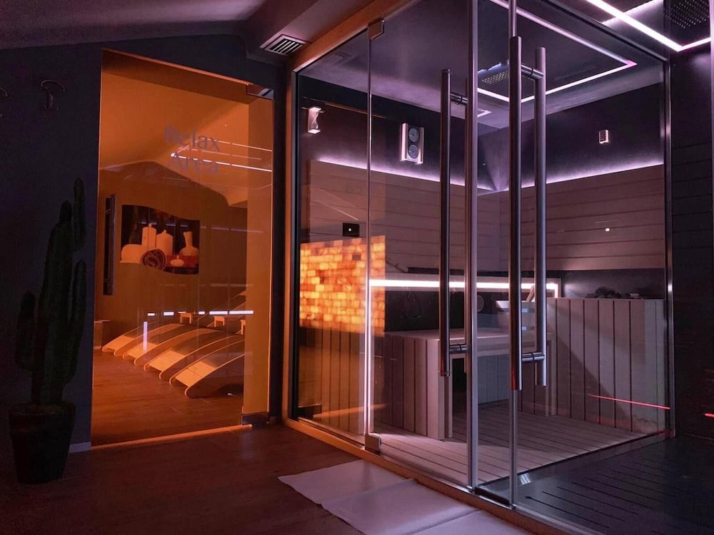 M14 Hotel 39/56