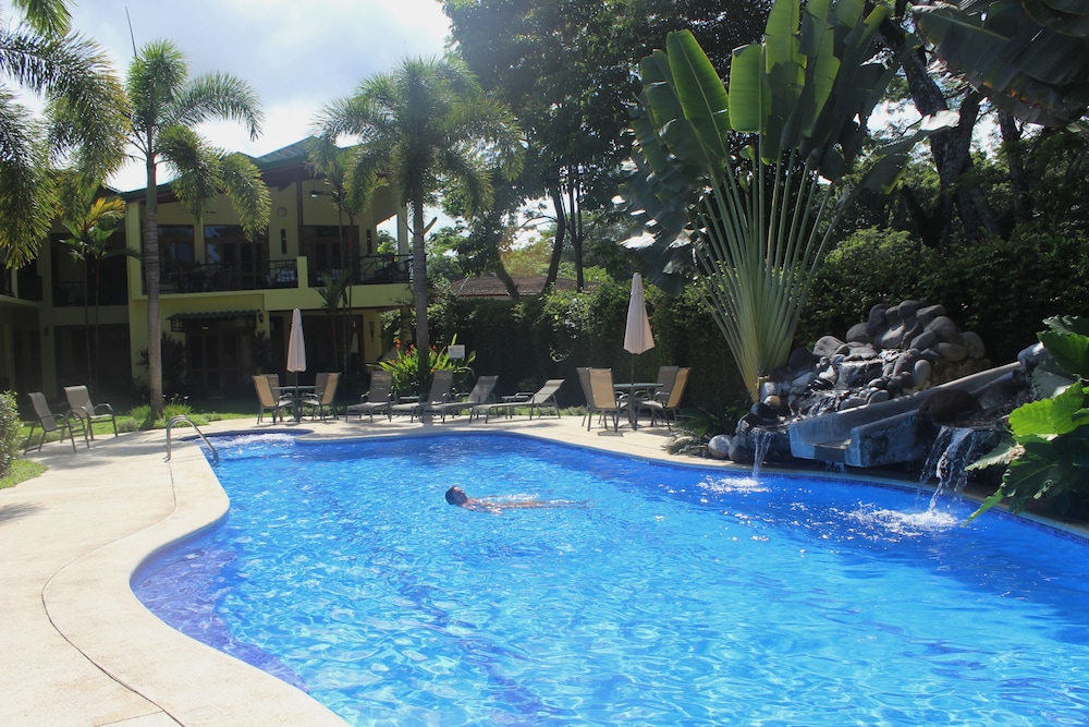Club Del Cielo 35/39
