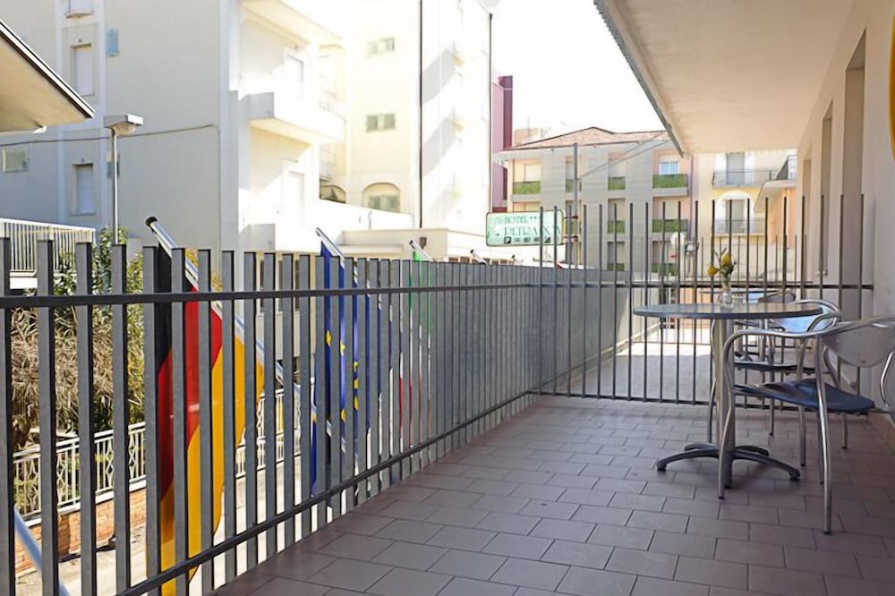 Petrarca Hotel 34/50