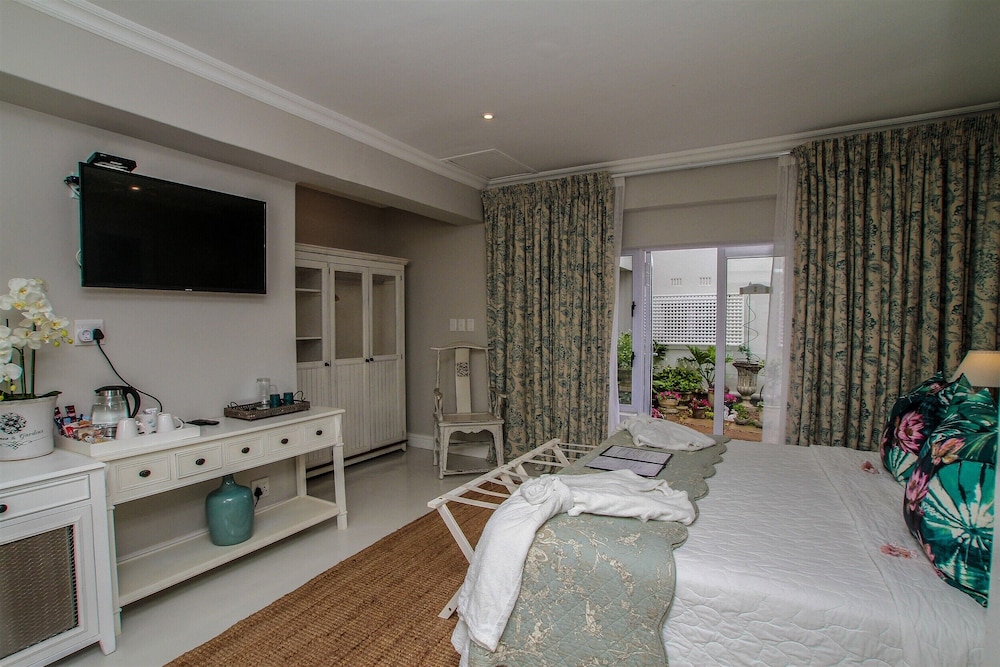 Sandals Guest House 33/77