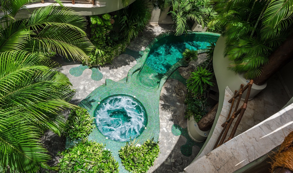 Maya Villa Condo Hotel Beach Club 45/49