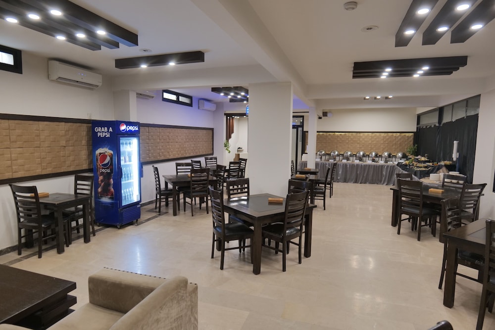 Xefan Hotel and Suites 52/59