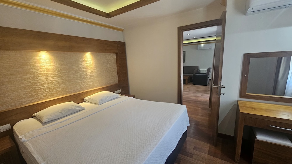 COMFORT, SUITE
