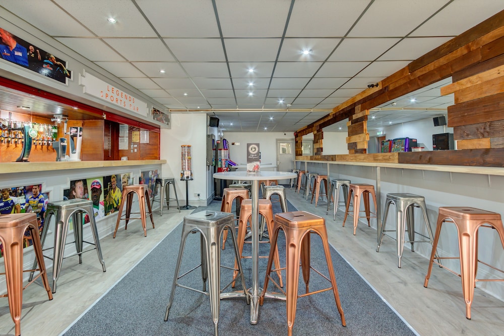 The New Sandringham Court Hotel & Norma Jeans Bar&Brasserie 34/50