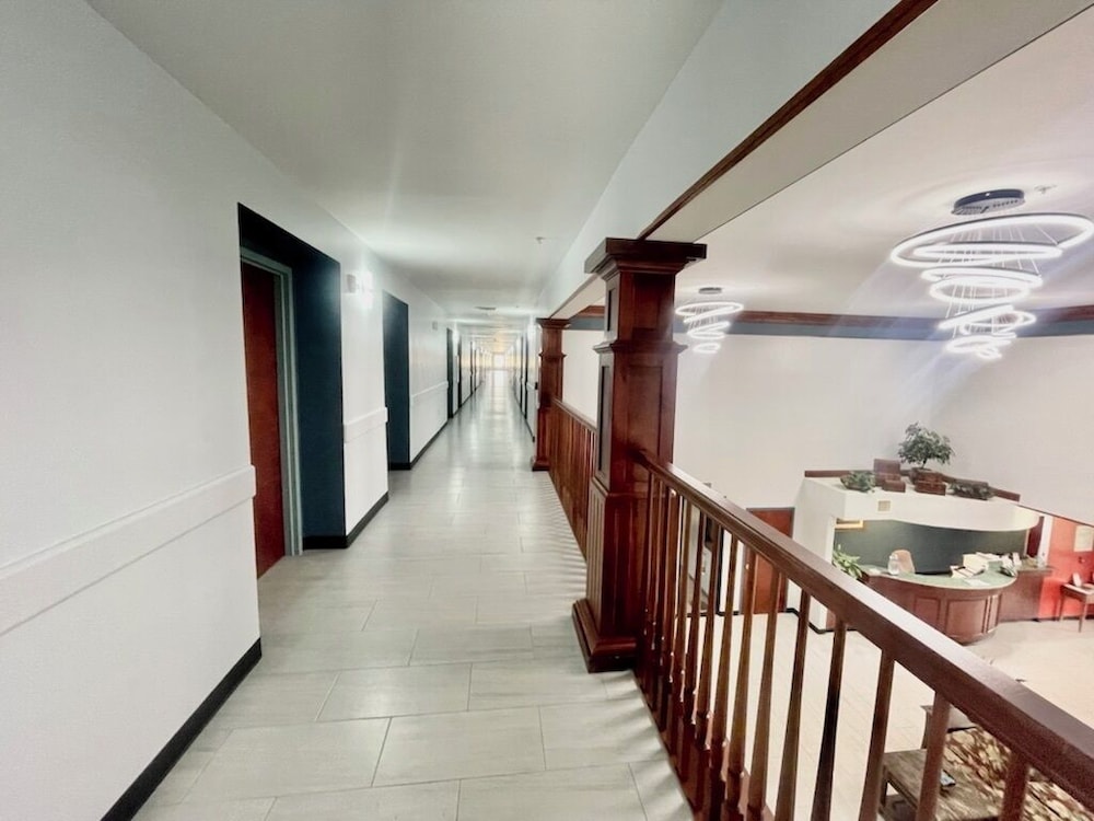 Grand Vista Hotel and Suites 32/61