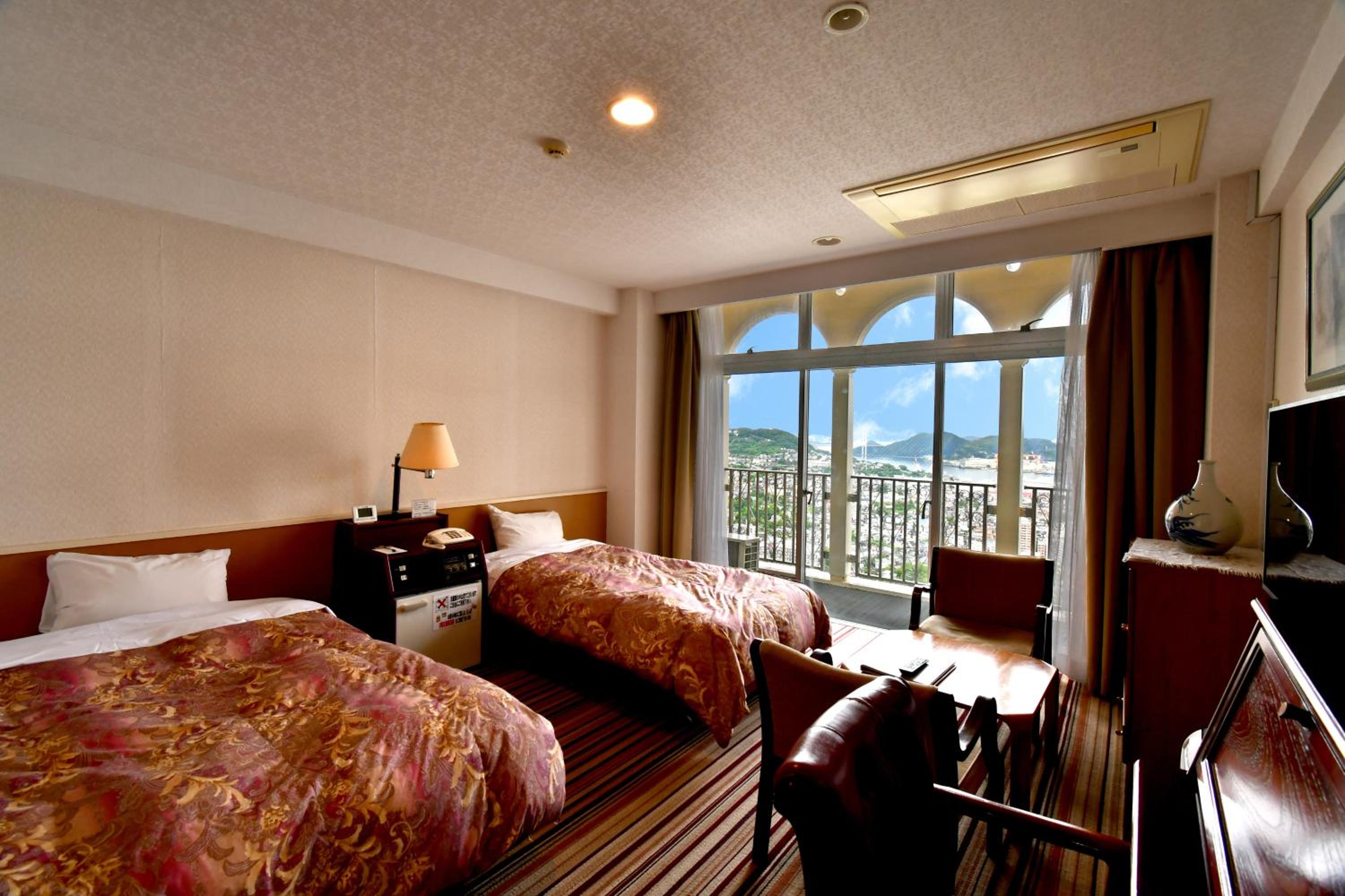 Room, Twin Beds