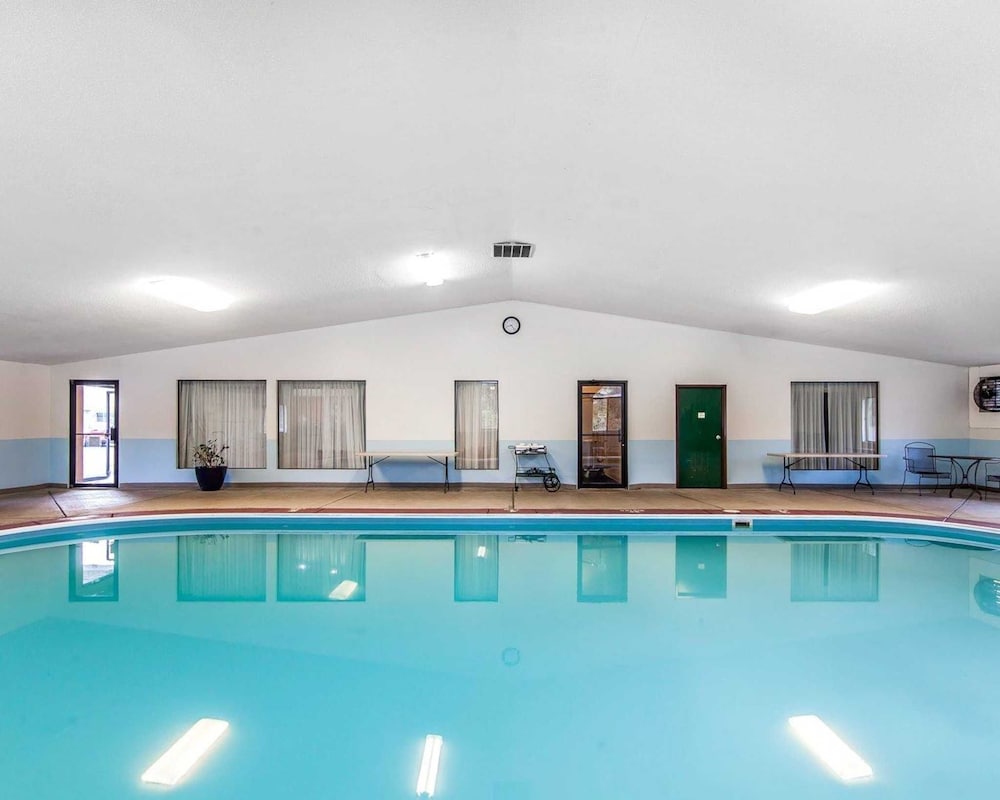swimming pool spa