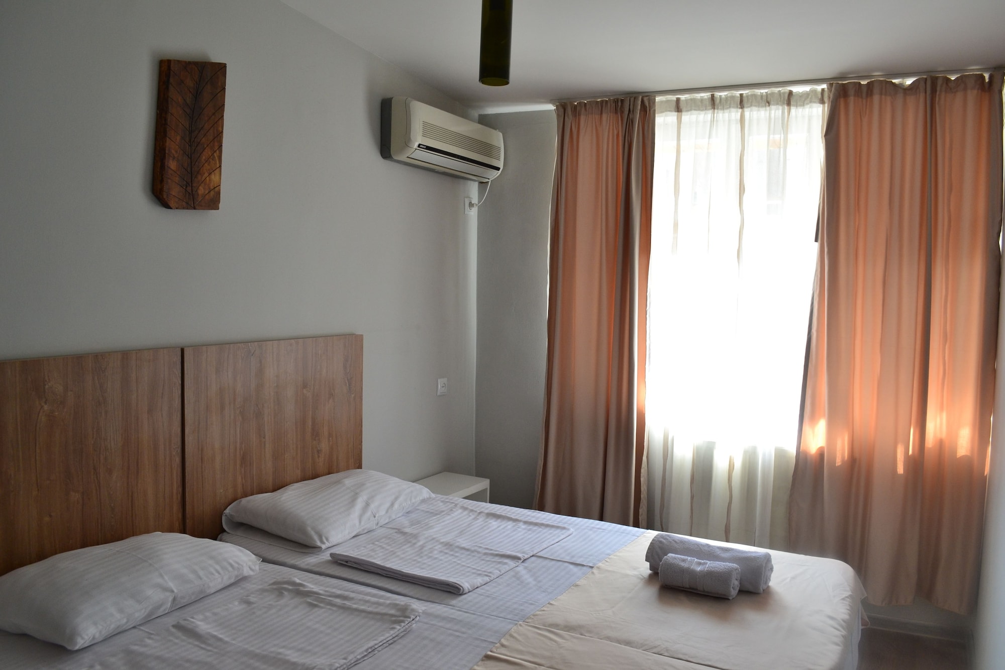 STANDARD, DOUBLE OR TWIN BED