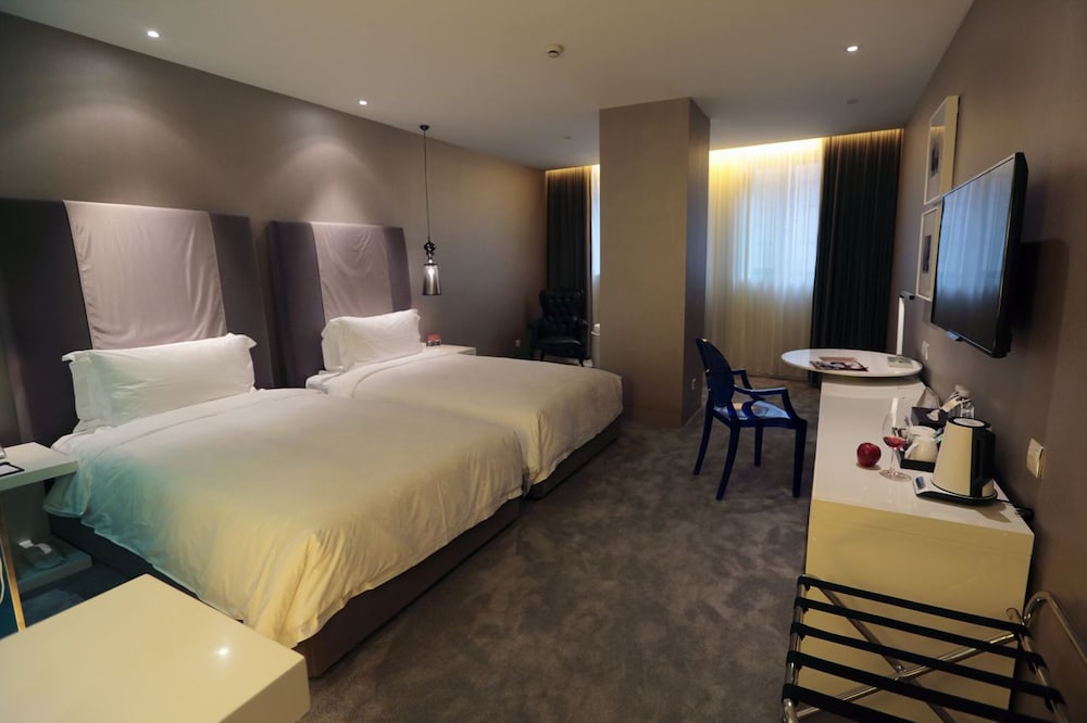 Jinjiang Metropolo Classiq Off Bund 10/50