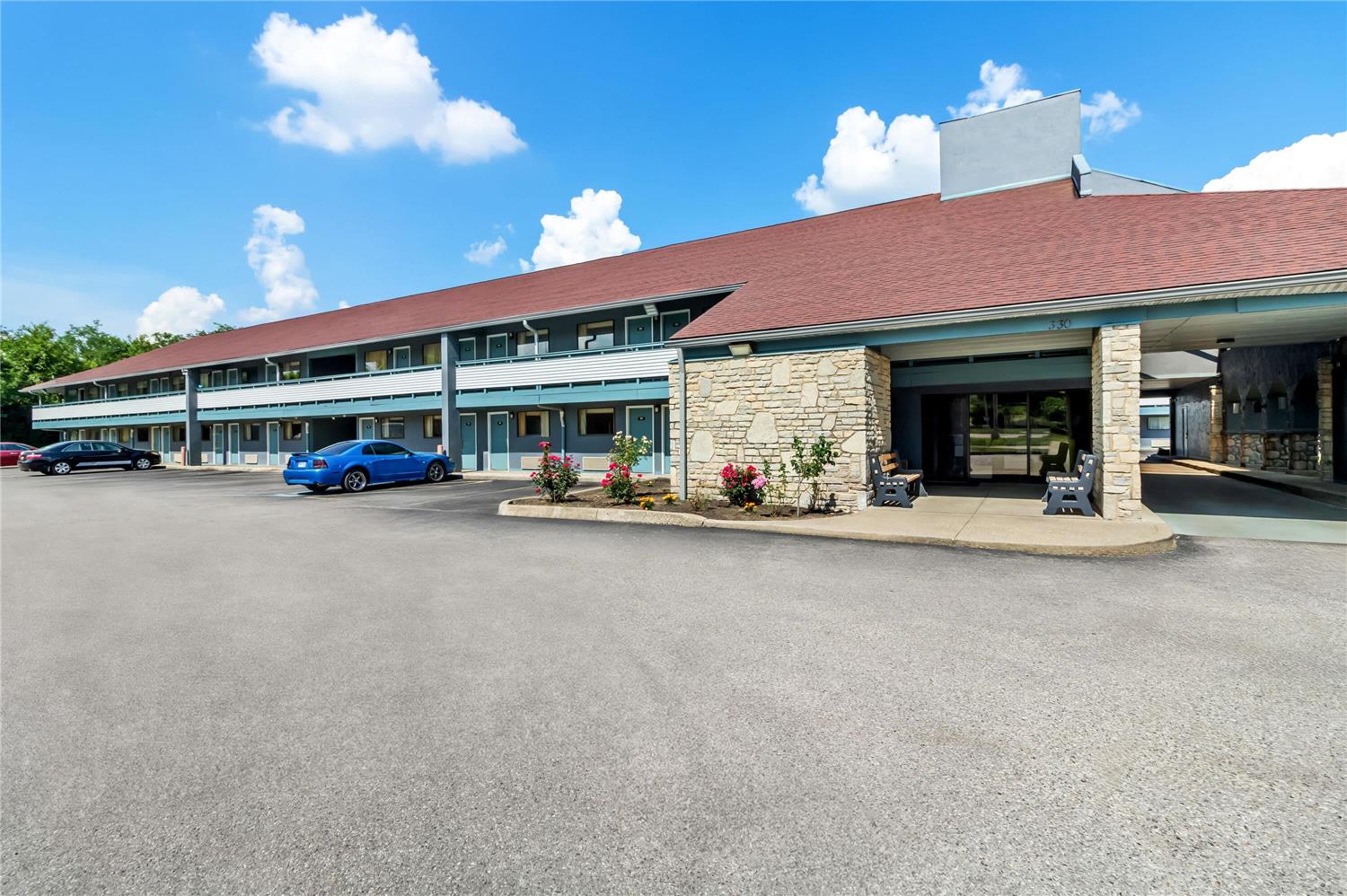Super 8 by Wyndham Cincinnati/Springdale OH 14/17