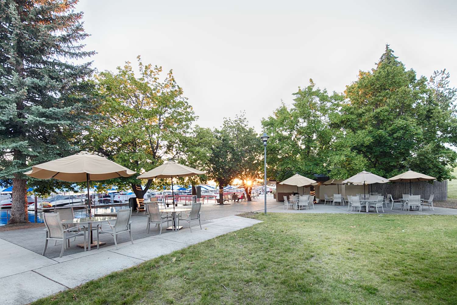 Red Lion Hotel Templin S On the River 23/29