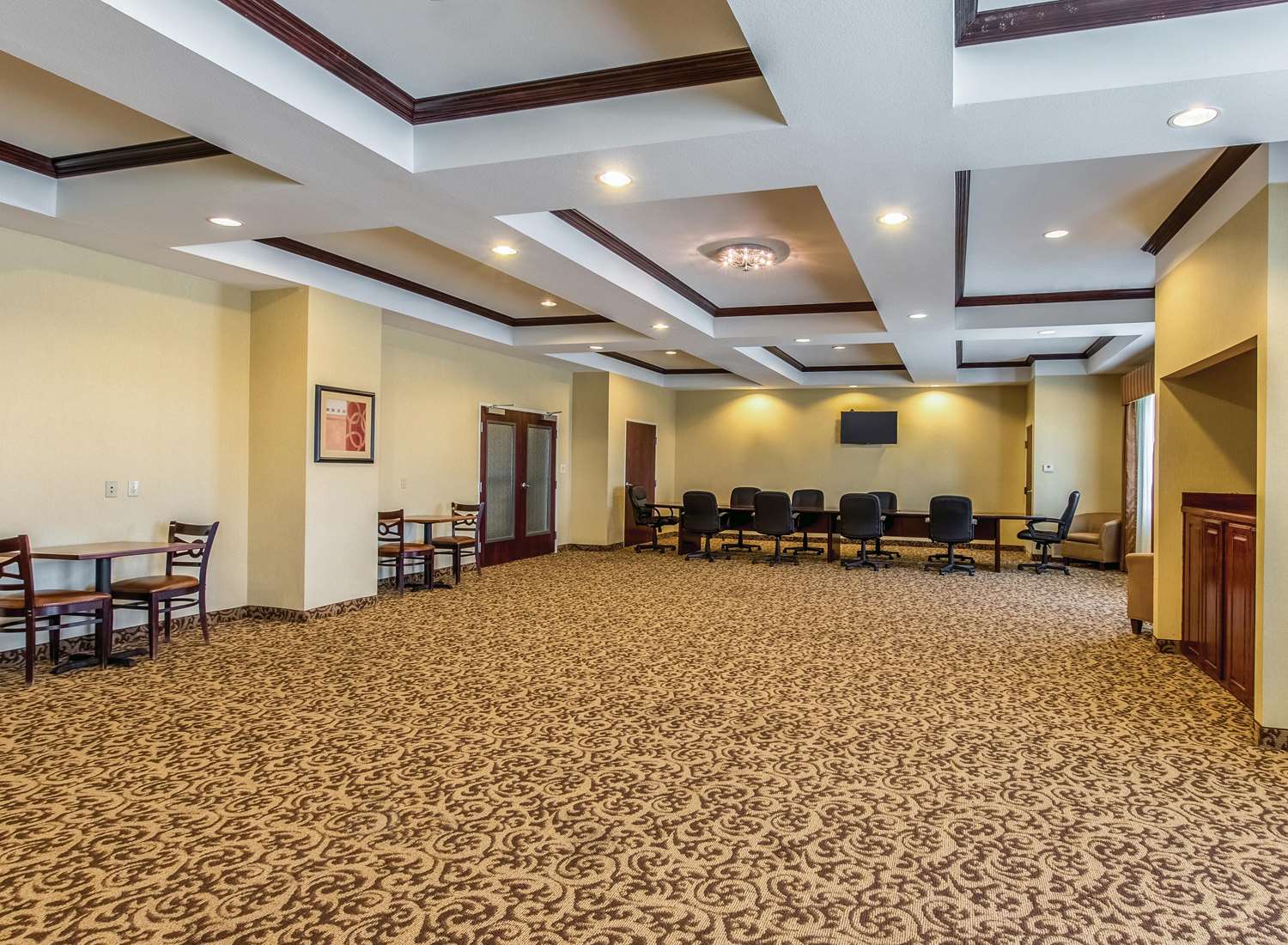 La Quinta Inn & Suites by Wyndham Bridgeport 6/12