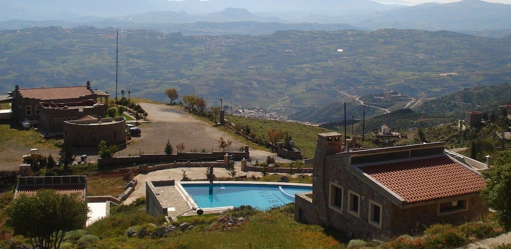 Aetovigla Guest Houses 27/30
