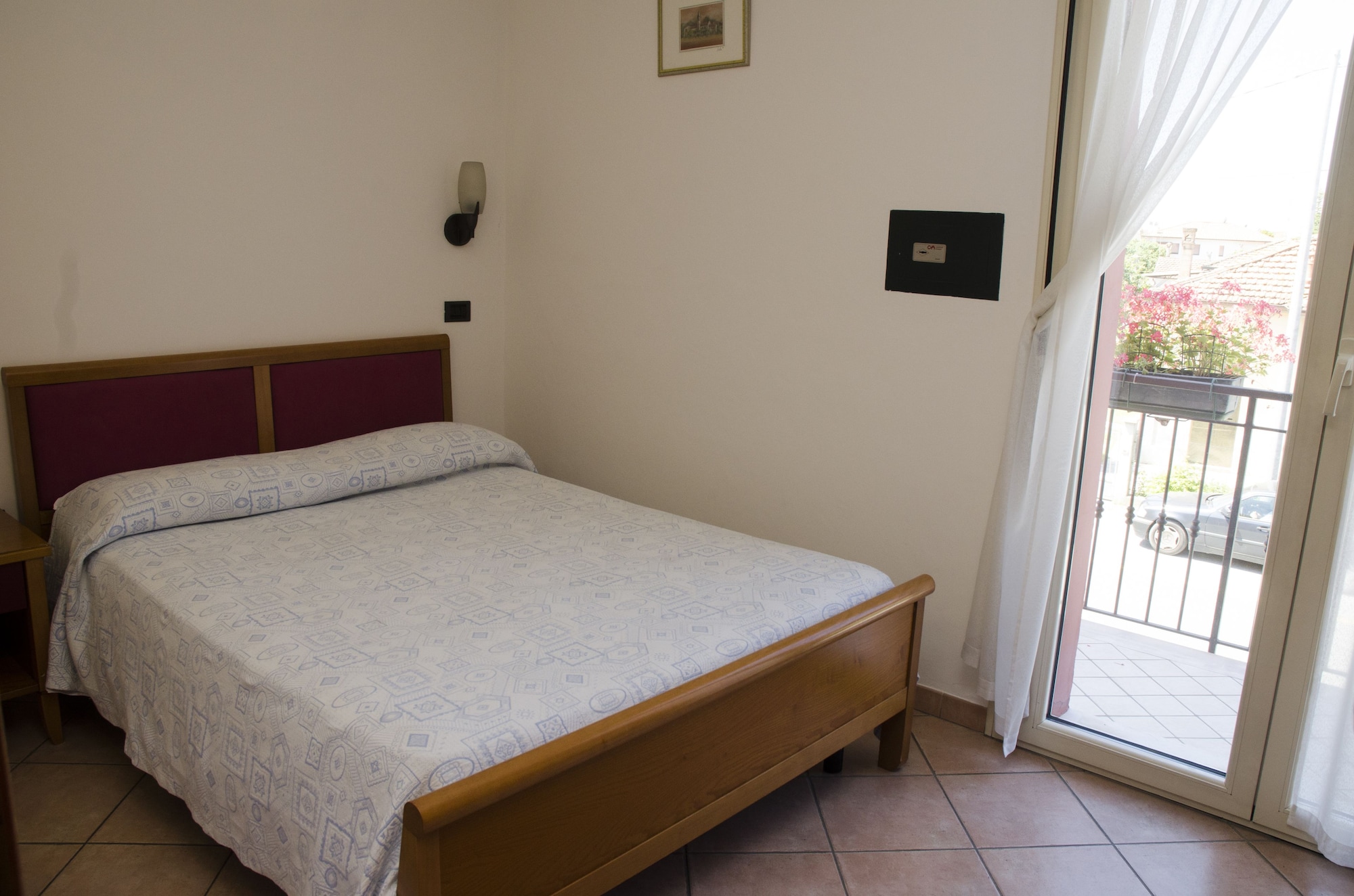 STANDARD, DOUBLE BED