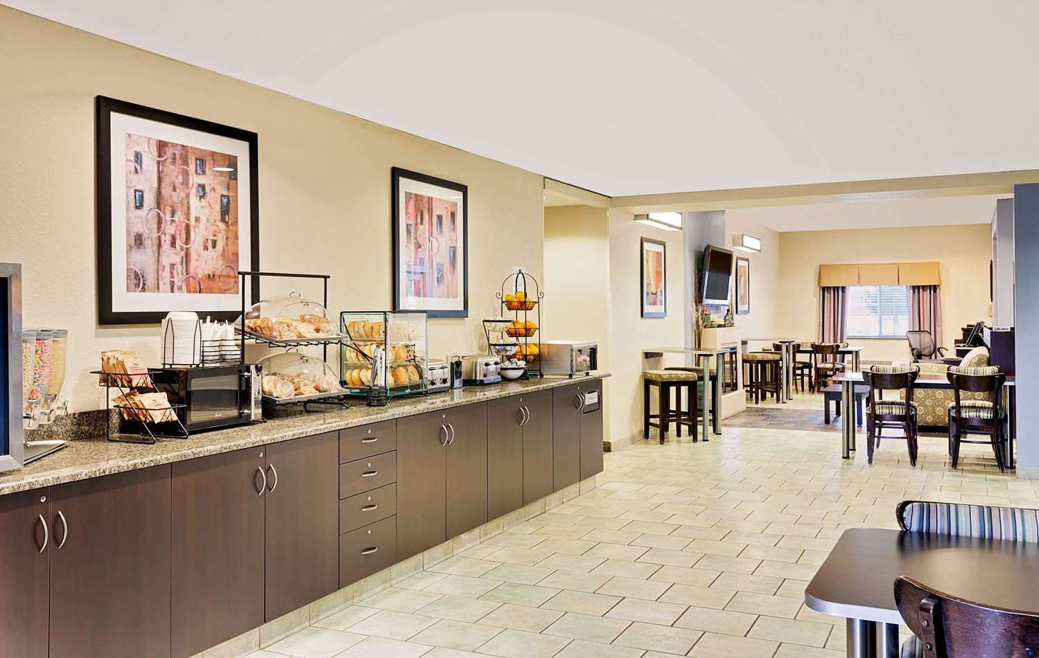 Microtel Inn & Suites By Wyndham Geneva 8/11