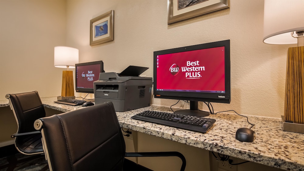 Best Western Plus Executive Residency Elk City 28/34