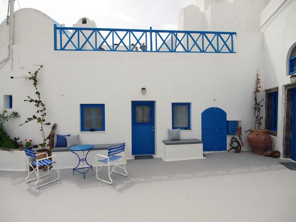 Santorini Caves 28/50