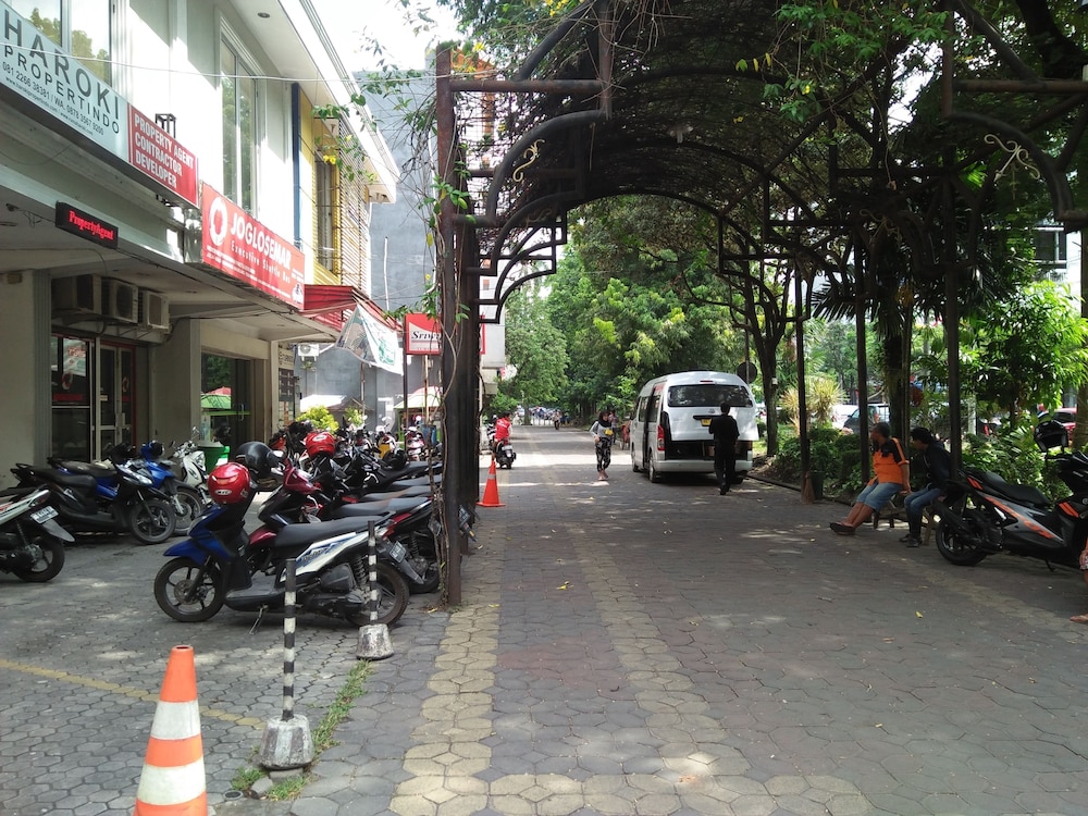 ARINI HOTEL 40/43