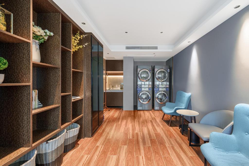 Yitel Premium(Shanghai Zhongshan Park) 34/50