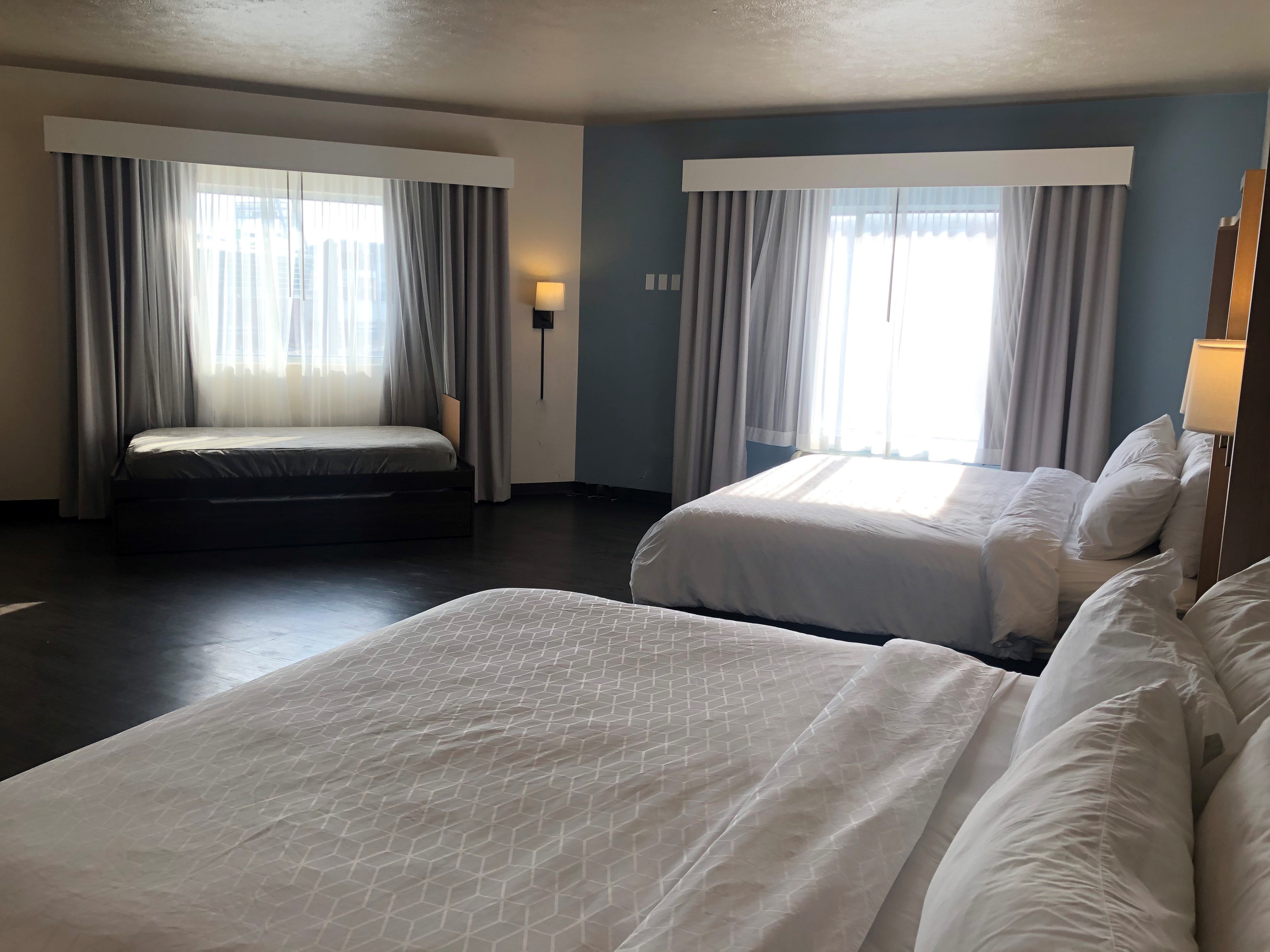 Holiday Inn Omaha Downtown-Airport 22/77
