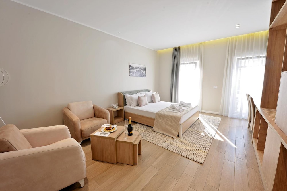 Alis Hotel 33/54