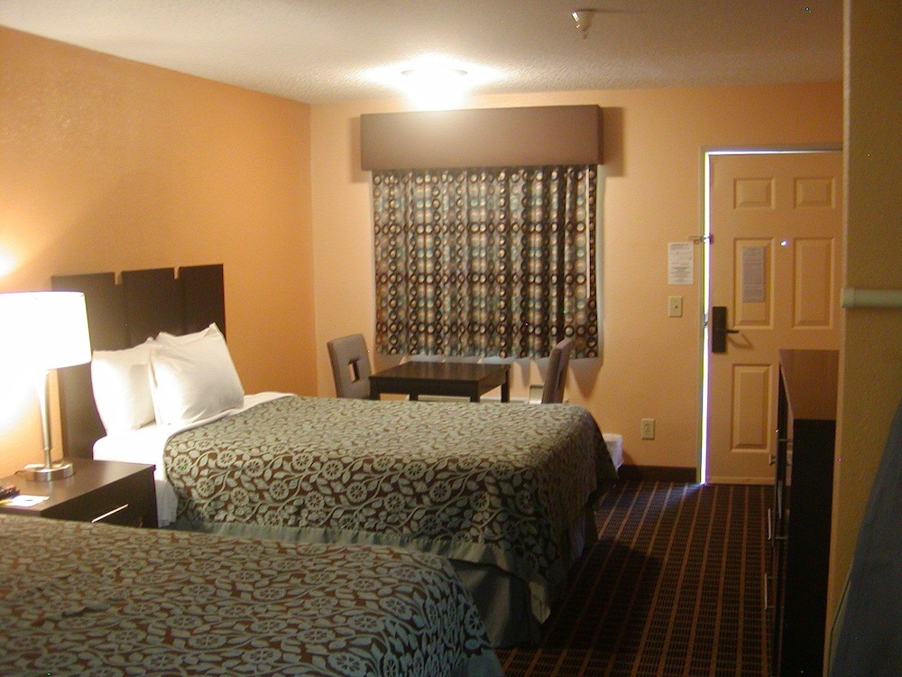 Days Inn by Wyndham Marietta White Water 5/21