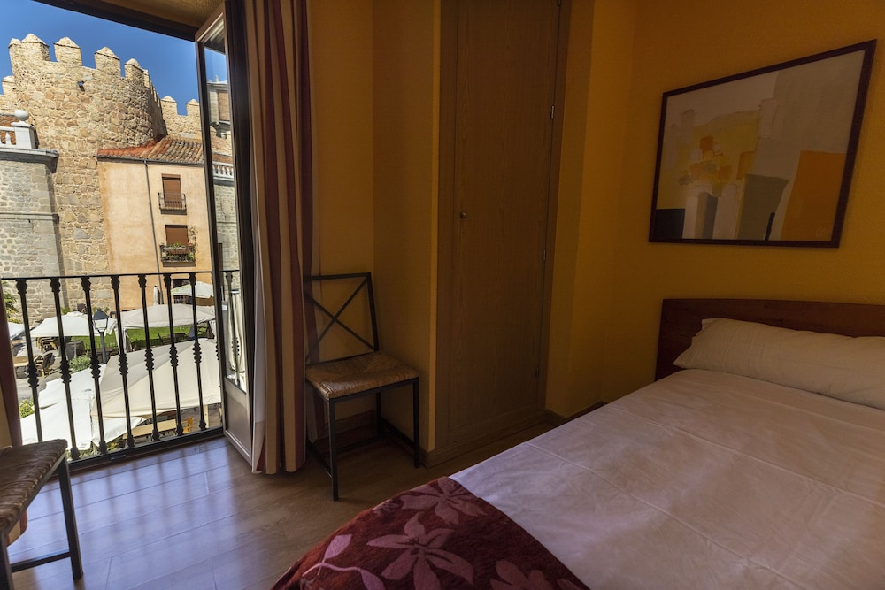 Hostal Restaurante Puerta del Alcázar 42/61