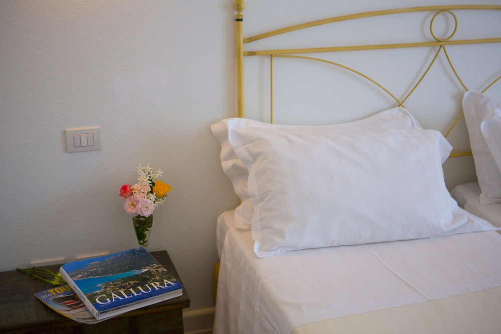Tarthes Hotel 16/72