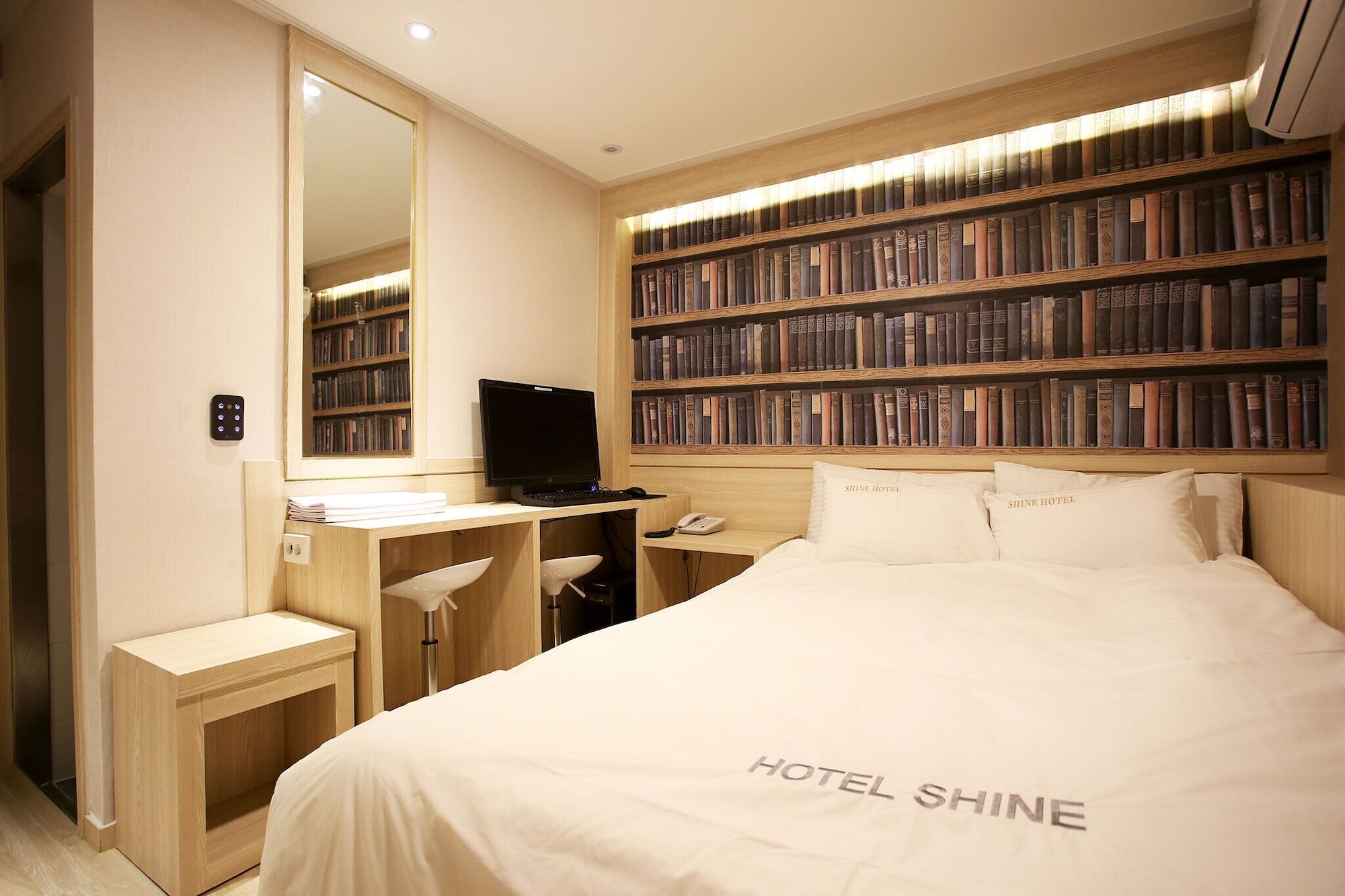 غرفة قياسية بسرير مزدوج، Shine Hotel 5/10