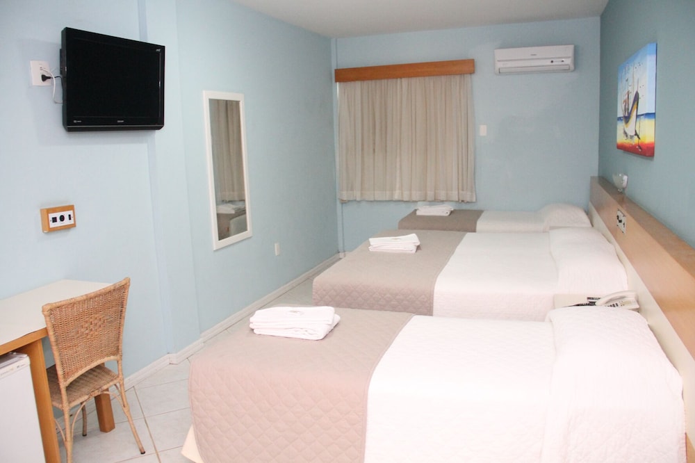 Hotel Italia 9/19