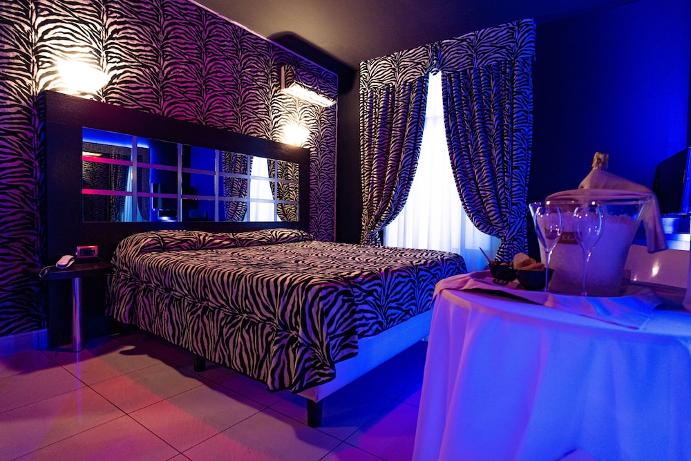 SUPERIOR, DOUBLE BED