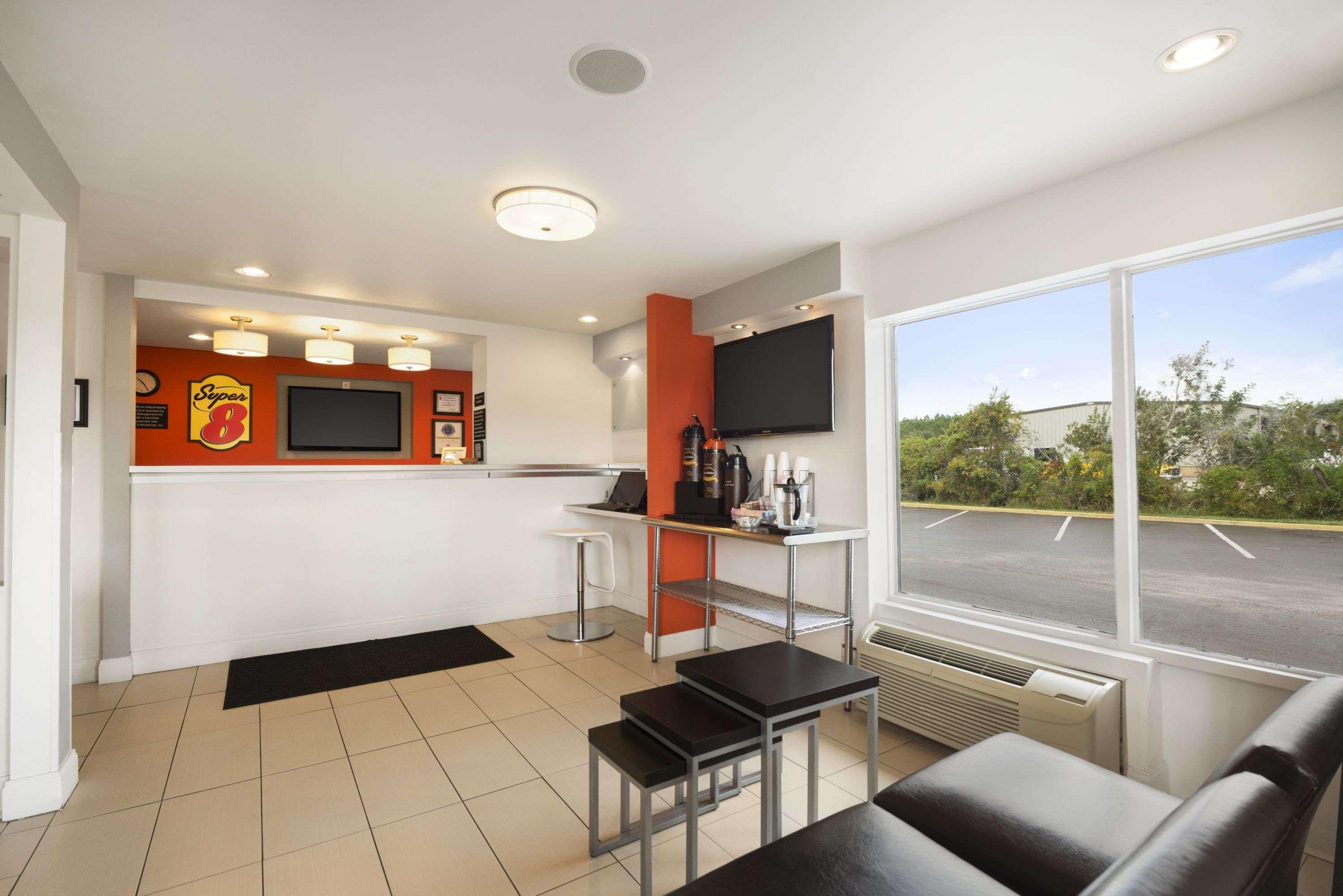 Super 8 by Wyndham Ormond Beach 24/31