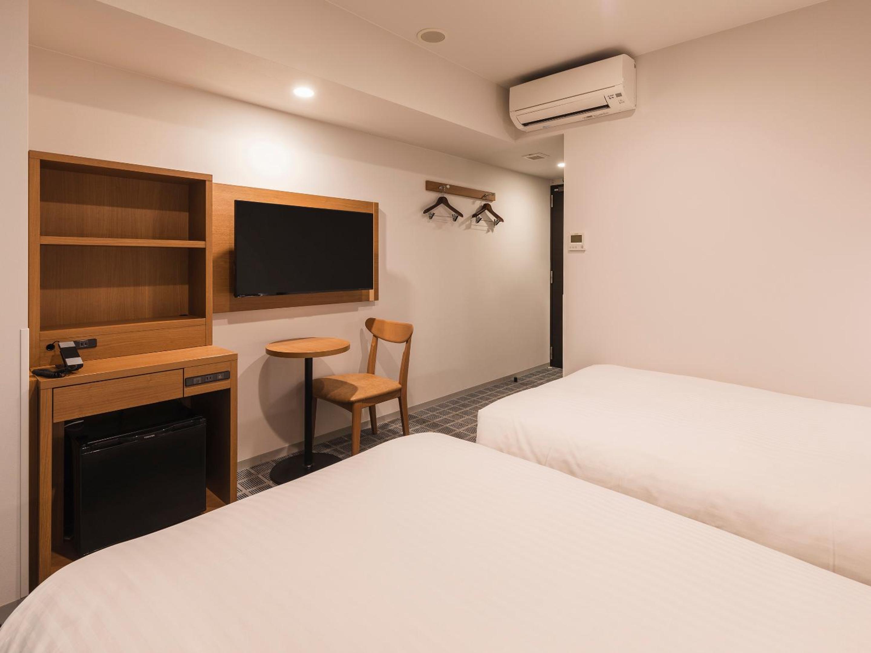 غرفة قياسية بسريرين منفصلين، Sotetsu Fresa Inn Kobe-Sannomiya 3/6