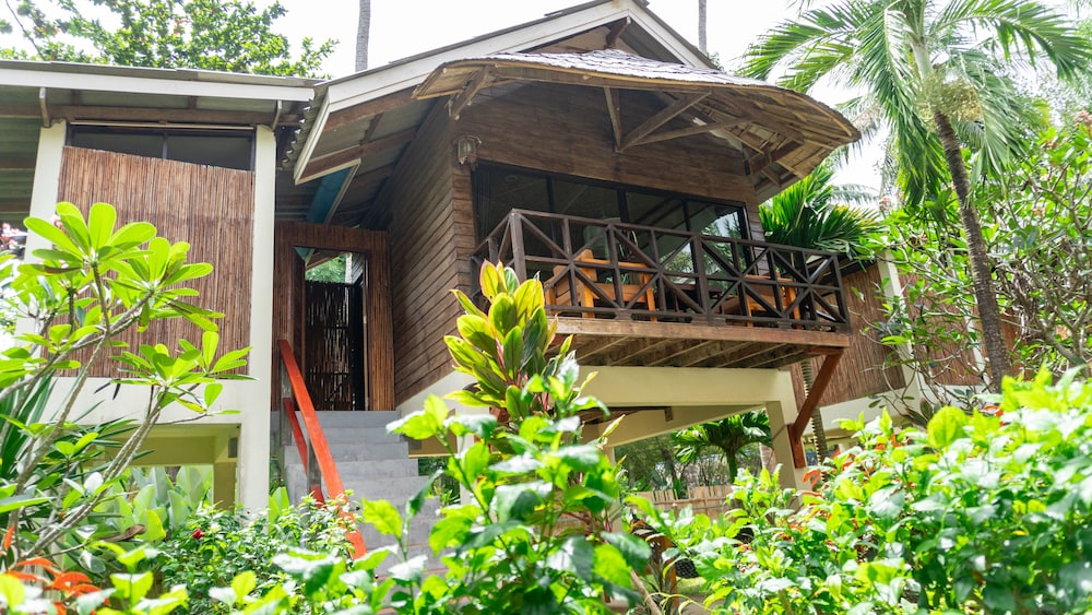 Long Beach Chalet 3/75