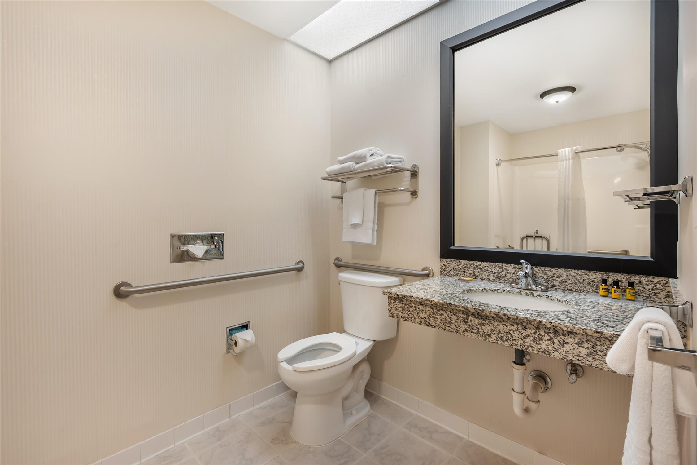 غرفة بسرير كينج لذوي الإعاقة، Best Western Plus Boulder Louisville 6/9