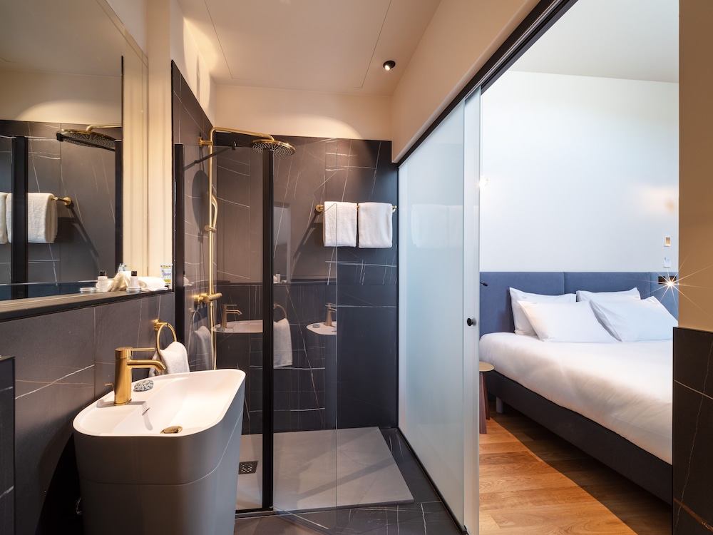 Hebe Hotel 39/41