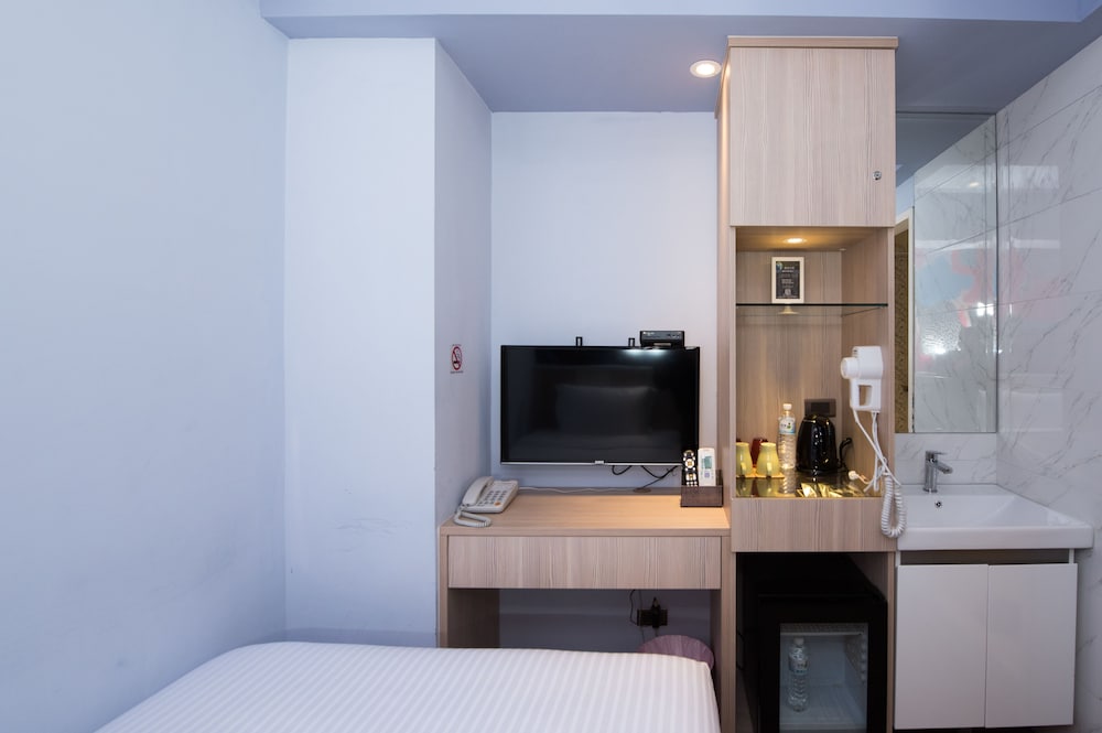 Macchi Hotel 34/38