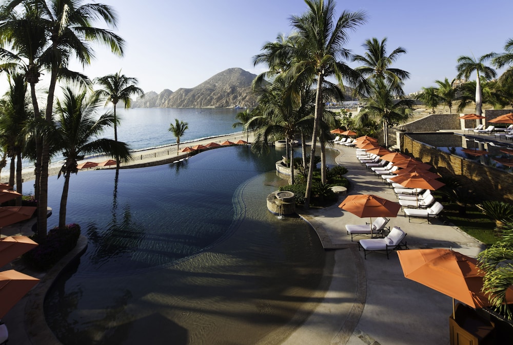 Hacienda Beach Club And Residences 17/50