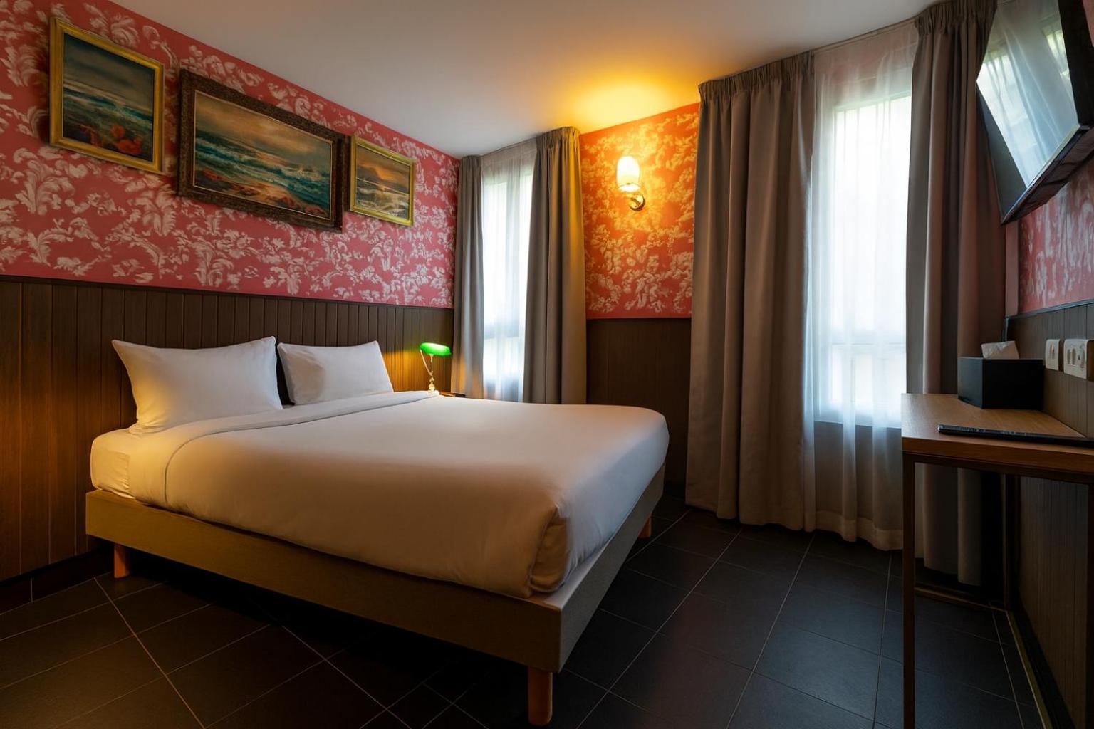 غرفة بسرير مزدوج بحمام خاص، The Walled off Hotel Paris 3/5