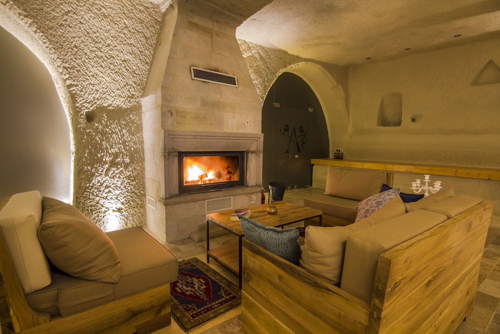 Azure Cave Suites 26/50