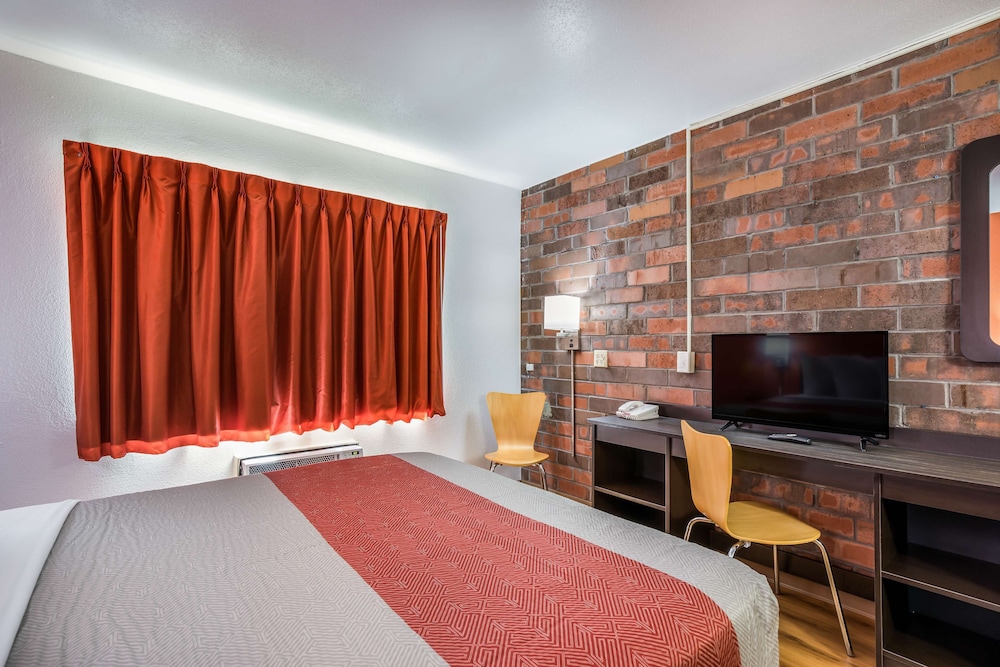 Motel6 Madison, WI - East 46/55