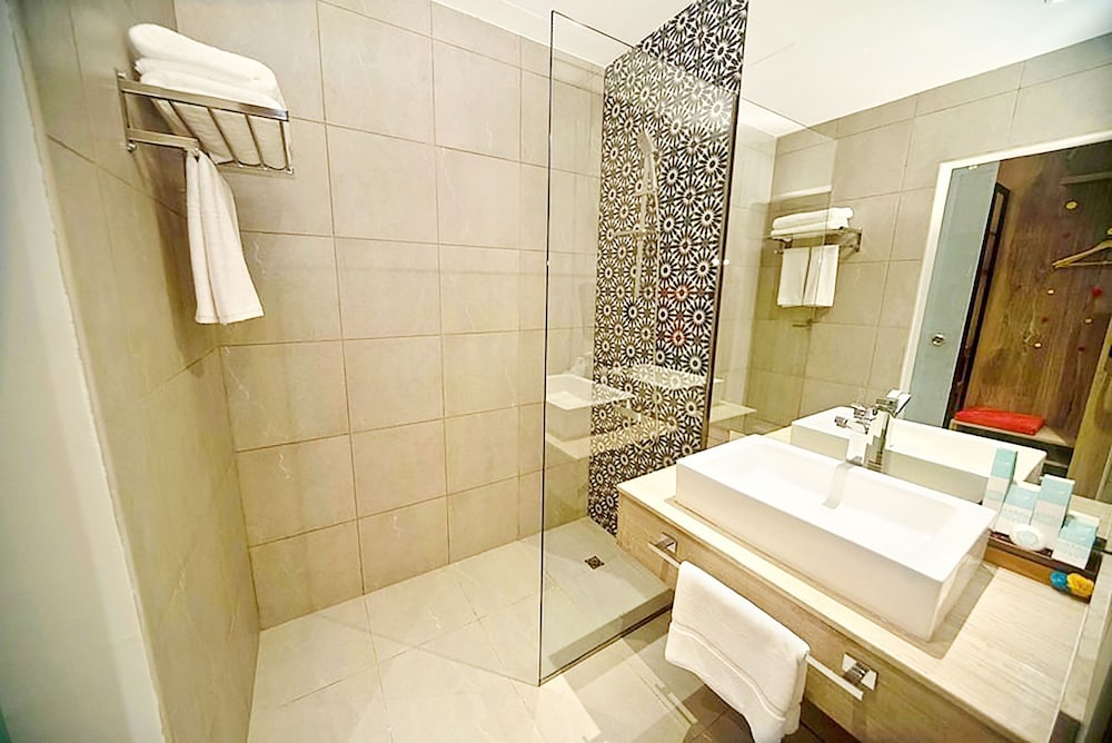 Kingsgate Al Jadaf by Millennium Hotels 42/44