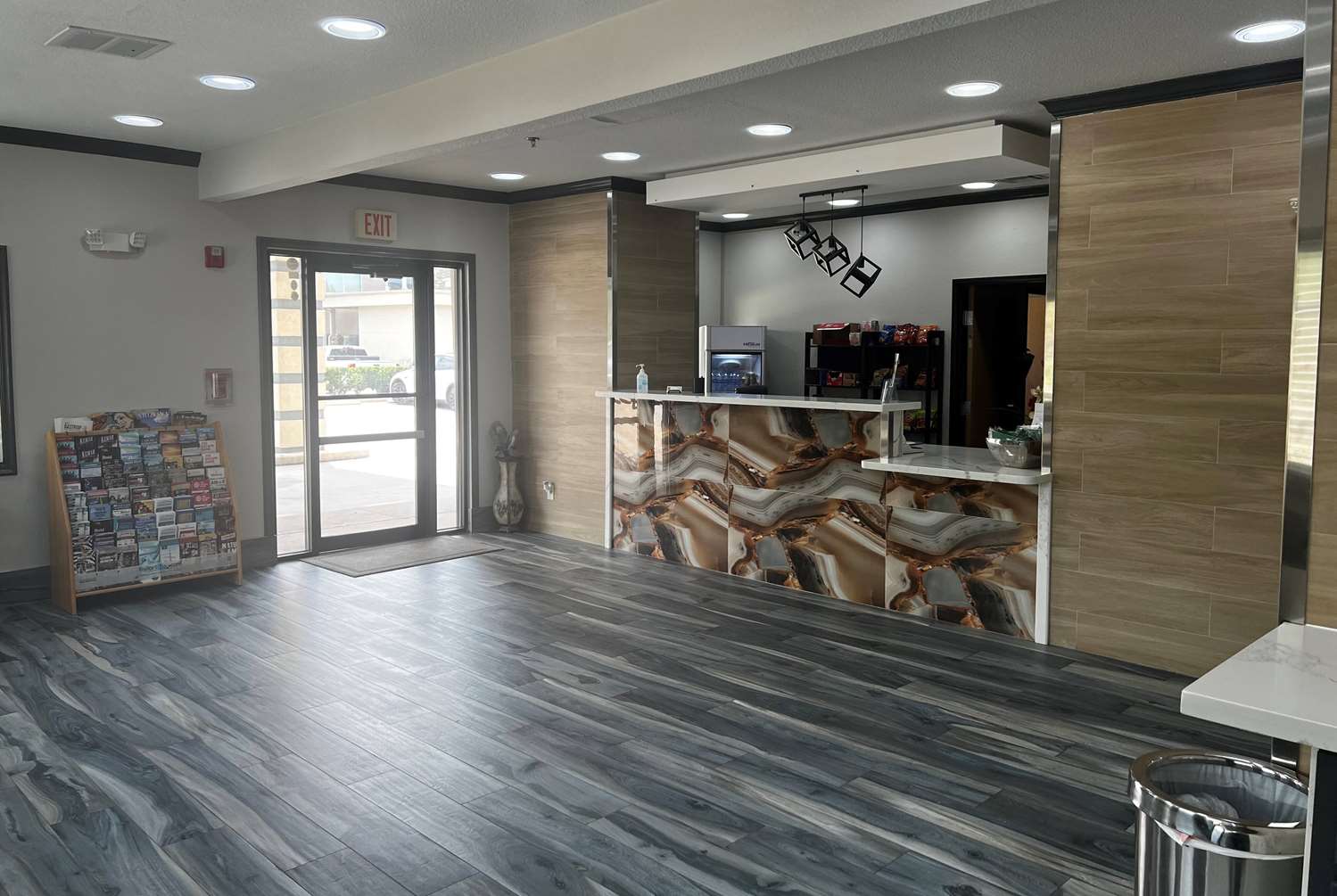 Super 8 by Wyndham Pasadena 4/25